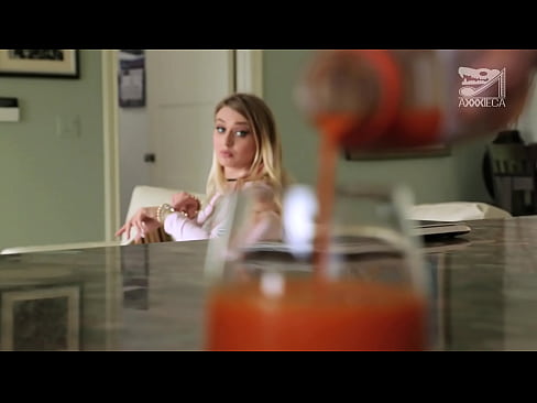 ❤️ הייס מיידל מיט גרויס טיץ און ענג לאָך געץ האָן פון לוזער, אָבער זייער שווער ❤❌ פאַקינג ביי אונדז yi.pinkporno.ru ﹏