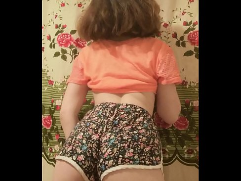 ❤️ סעקסי יונג באַבע סטריפּינג אַוועק איר קורצע הייזלעך אויף אַפּאַראַט ❤❌ פאַקינג ביי אונדז yi.pinkporno.ru ﹏
