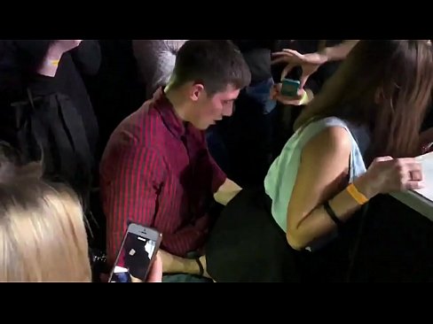 ❤️ פאַקטיש געשלעכט אין אַ רוסיש נייטקלאַב. 18-יאָר-אַלט רוסיש מיידל אין די אַנוס און וואַגינע פאַקט אין אַ נייטקלאַב ❤❌ פאַקינג ביי אונדז yi.pinkporno.ru ﹏